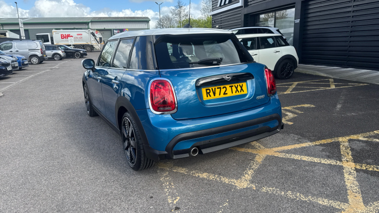 MINI Hatchback 1.5 Cooper Exclusive 5dr Auto Petrol Hatchback